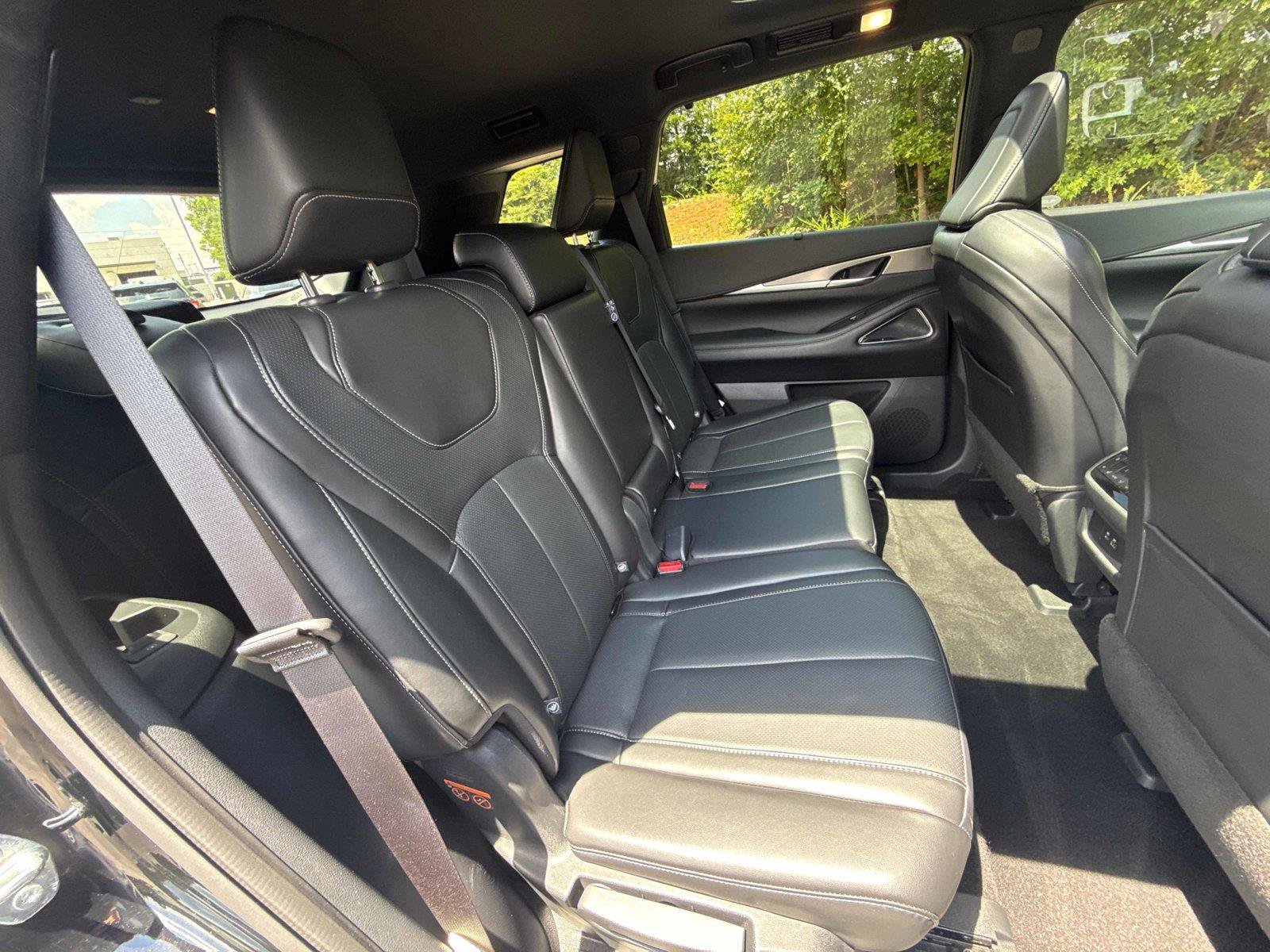 Used 2025 INFINITI QX60 Luxe w/ Black Edition FWD image 29