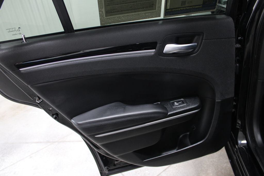 Used 2023 Chrysler 300 Touring AWD/4WD image 21