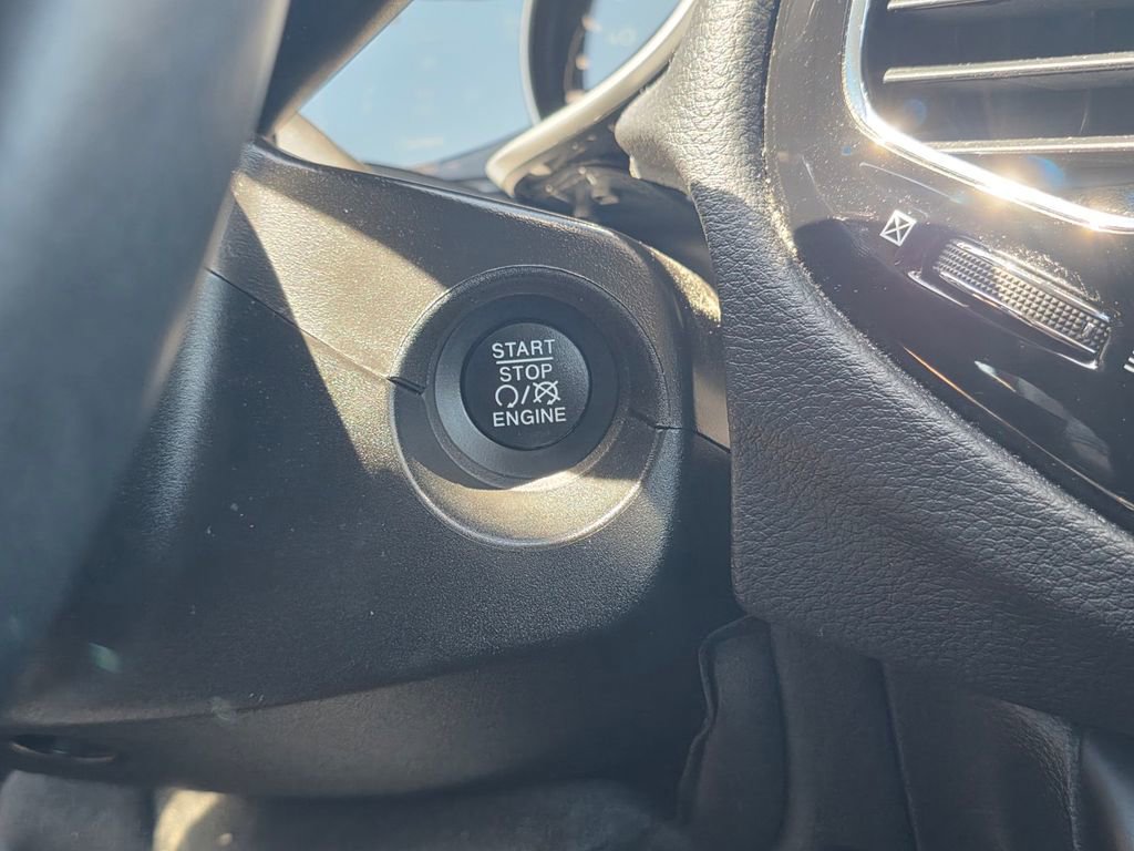 Used 2019 Jeep Compass Limited image 32