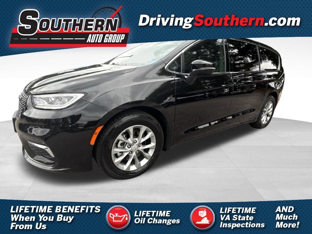 Used 2026 Chrysler Pacifica Limited FWD image 1