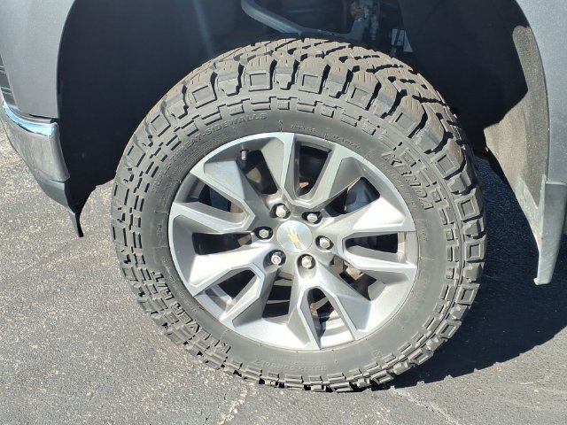 Used 2022 Chevrolet Silverado 1500 LT w/ Safety Package AWD/4WD image 17