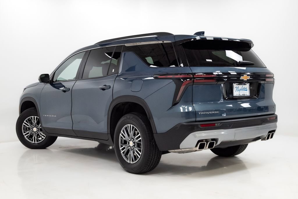 Used 2024 Chevrolet Traverse LT FWD image 28