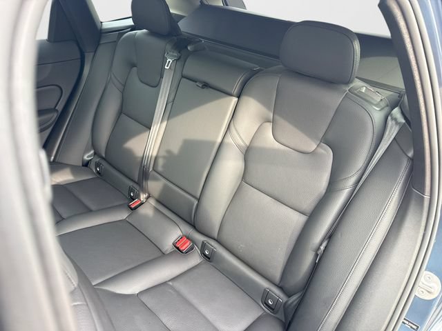 Certified 2024 Volvo XC60 T8 Plus w/ Protection Package Premier AWD/4WD image 28