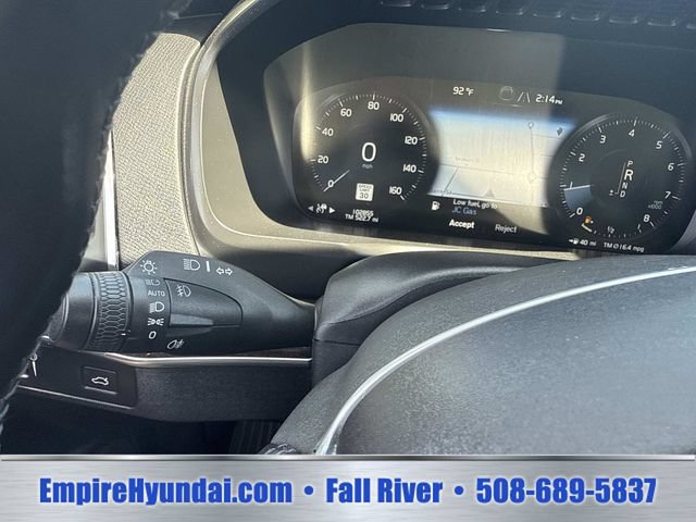 Used 2019 Volvo XC90 T5 Momentum w/ Multimedia Package AWD/4WD image 32