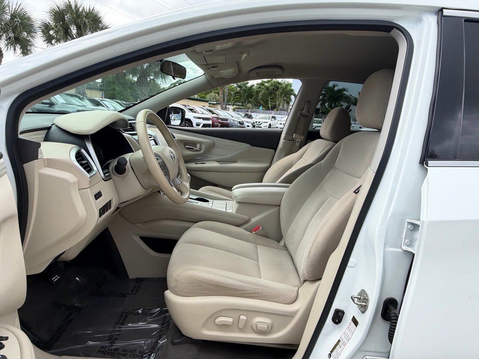Used 2016 Nissan Murano SV FWD image 9