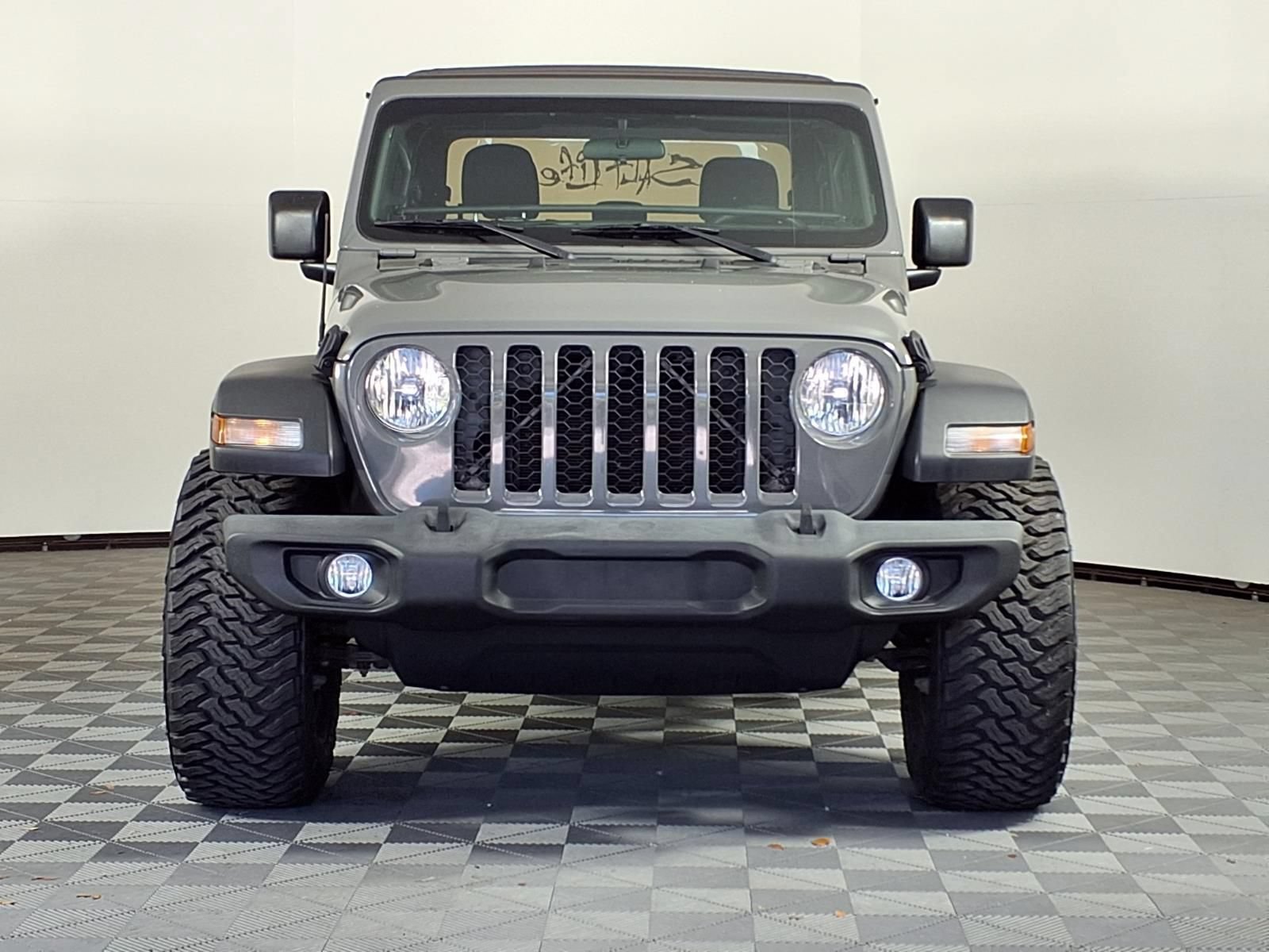 Used 2020 Jeep Gladiator Sport w/ Trailer Tow Package AWD/4WD image 2