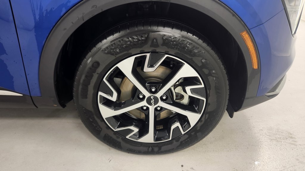 Used 2025 Kia Sportage EX AWD/4WD image 9