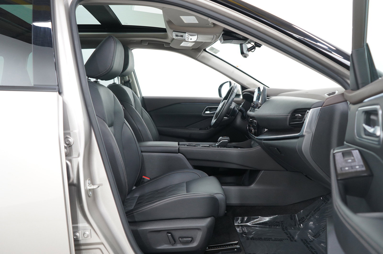 Used 2022 Nissan Rogue Platinum w/ Head-Up Display Package image 11