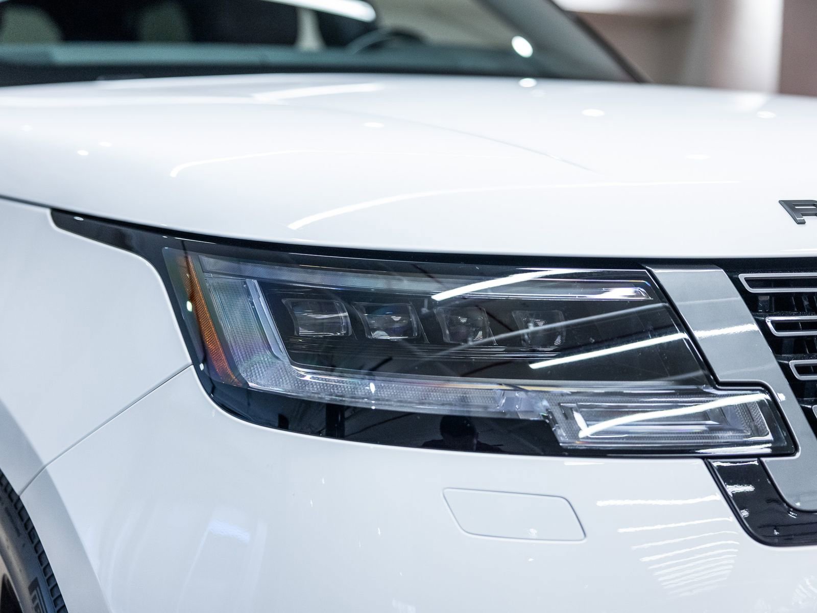 Used 2025 Land Rover Range Rover Autobiography image 14