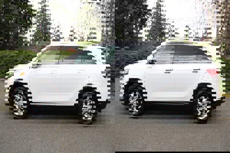 Used 2017 Kia Sorento LX w/ LX Convenience Package image 14