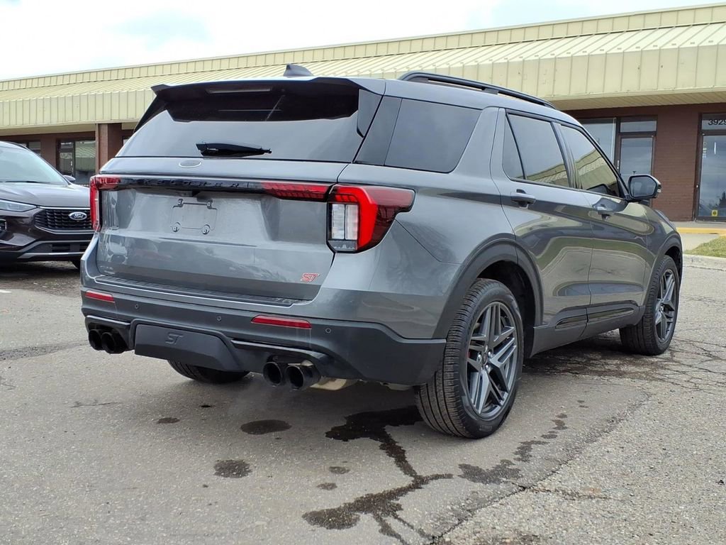Used 2025 Ford Explorer ST w/ Sun And Sound Package image 5