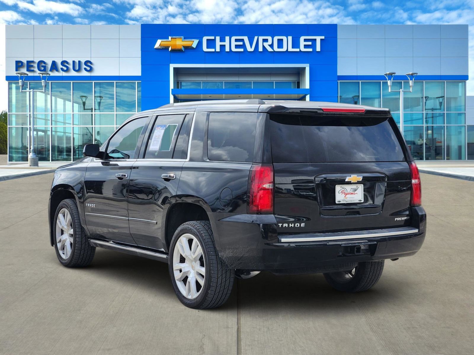 Used 2019 Chevrolet Tahoe Premier image 4