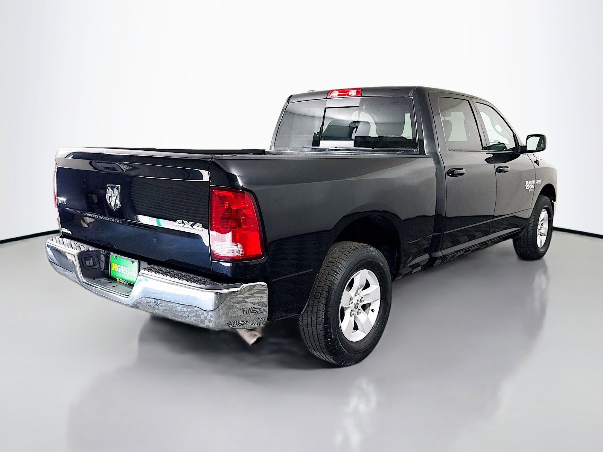 Used 2020 RAM 1500 Classic SLT AWD/4WD image 10