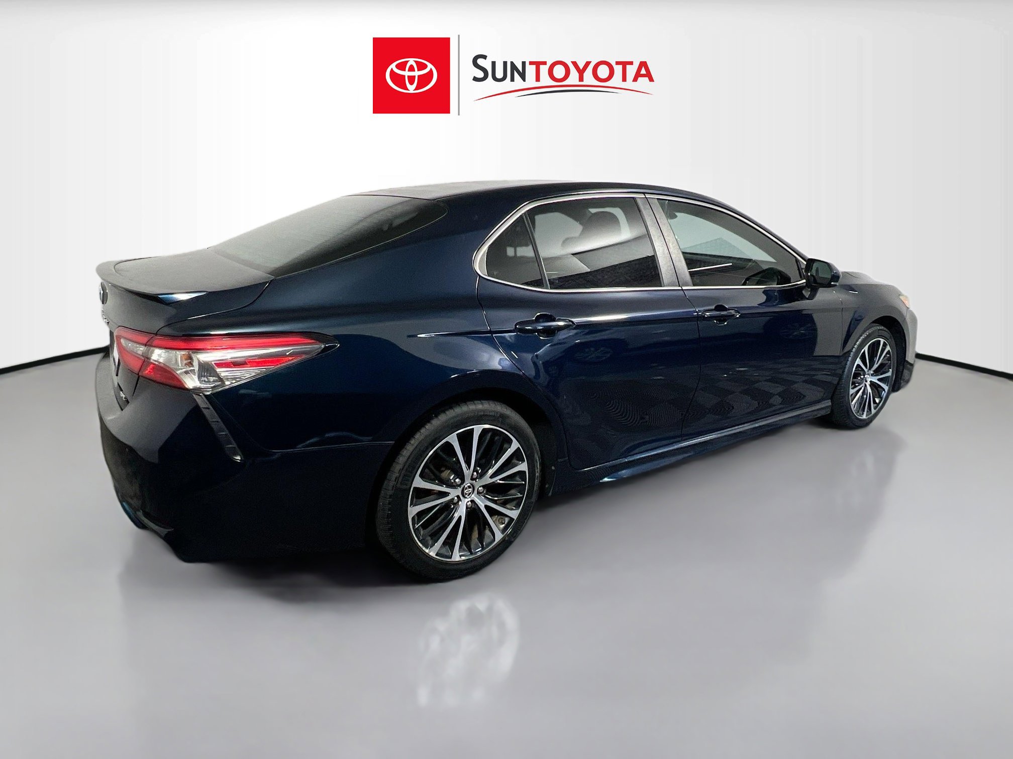 Used 2018 Toyota Camry SE FWD image 4