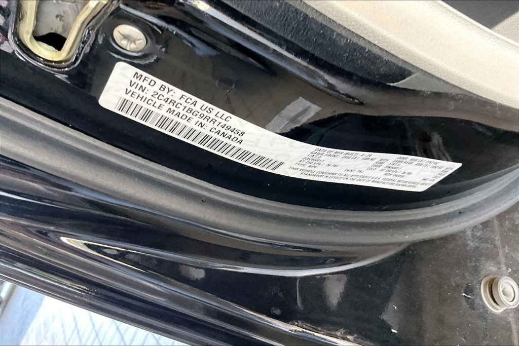 Used 2024 Chrysler Pacifica Touring-L FWD image 34