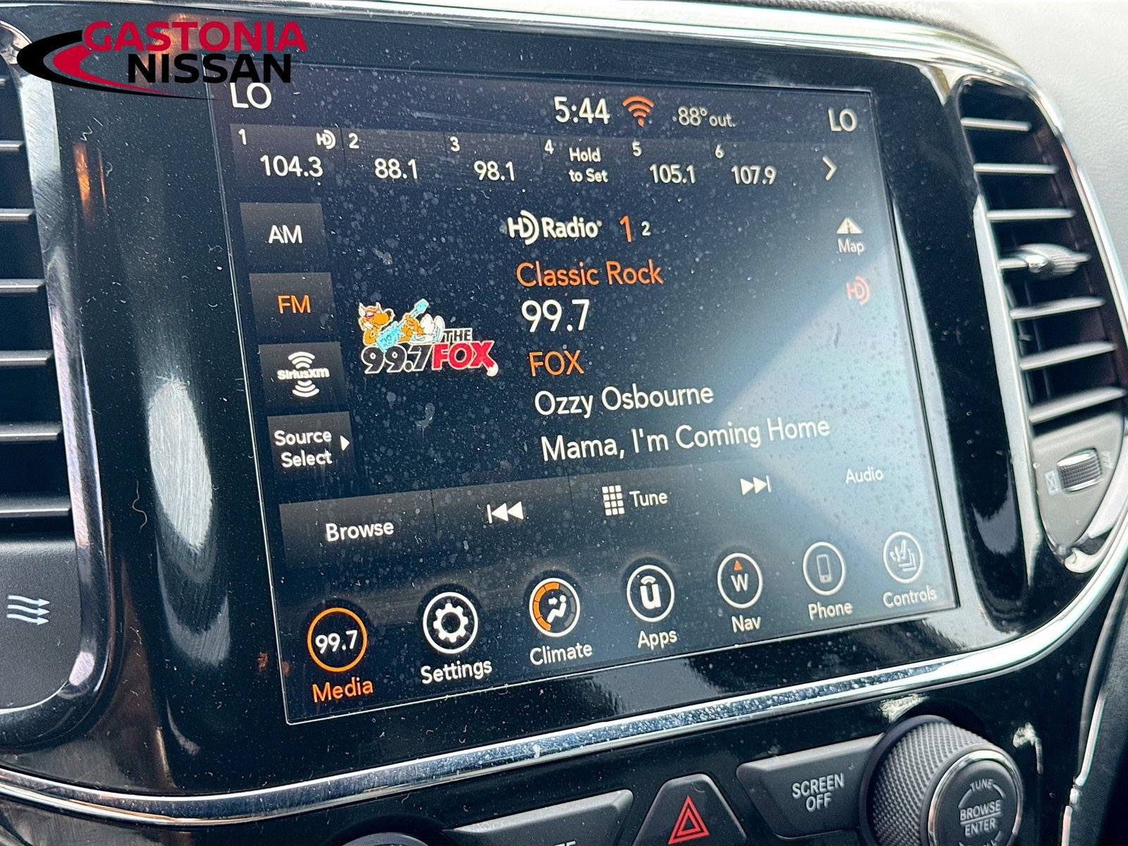 Used 2021 Jeep Grand Cherokee Limited w/ Sun & Sound Group RWD image 19