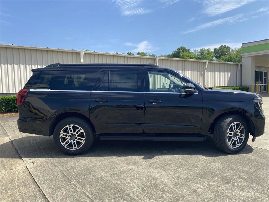 New 2025 Ford Expedition Max Active image 2