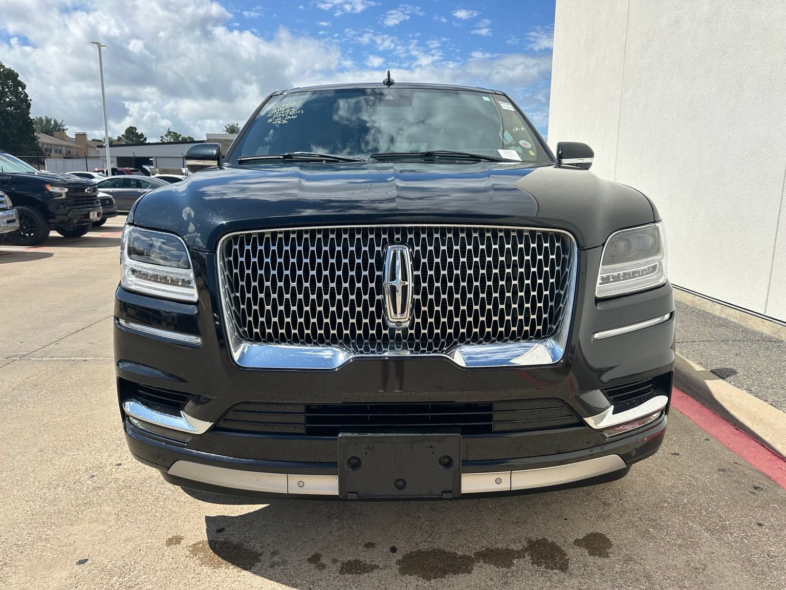 Used 2021 Lincoln Navigator Reserve w/ Luxury Package AWD/4WD image 2