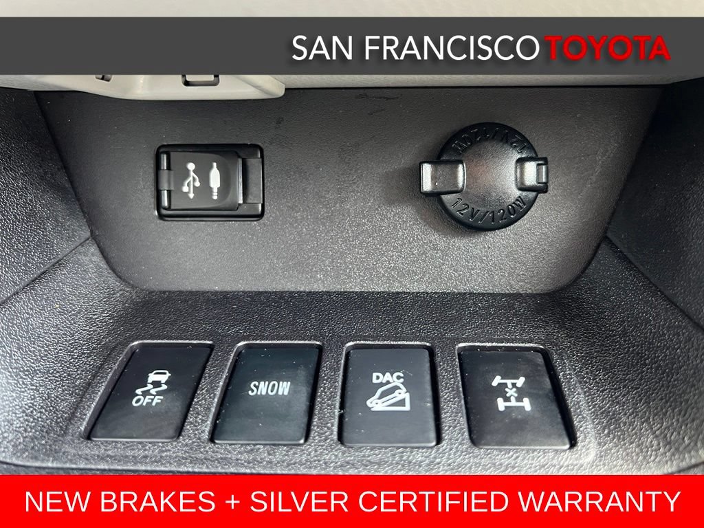Certified 2016 Toyota Highlander Plus AWD/4WD image 26