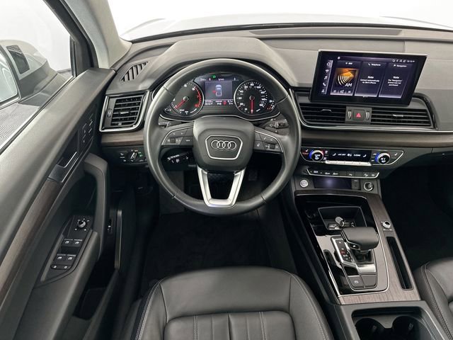 Used 2023 Audi Q5 2.0T Premium w/ Convenience Package image 11
