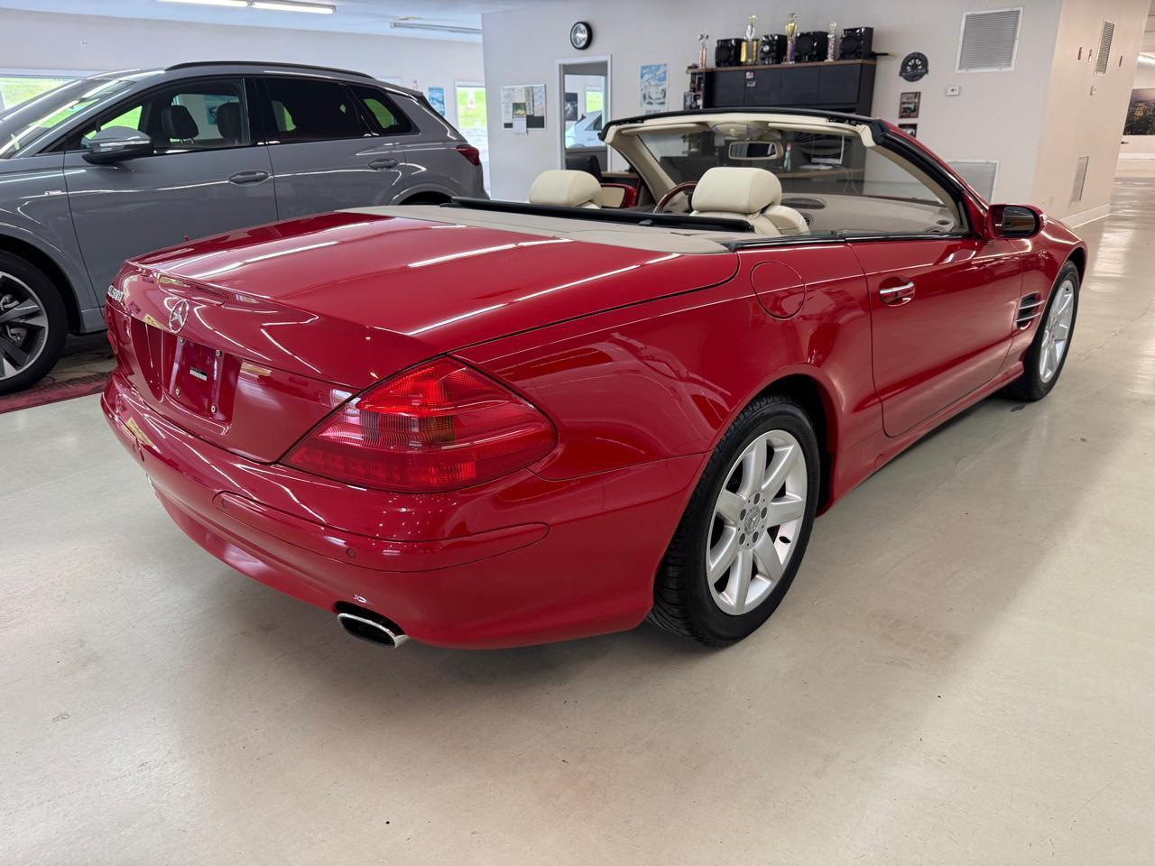 Used 2004 Mercedes-Benz SL 500 image 2
