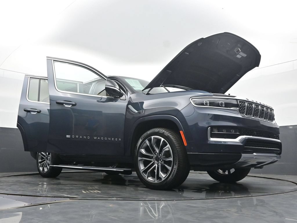 Used 2025 Jeep Grand Wagoneer Series III w/ Rear Seat Video Group 1 AWD/4WD image 58