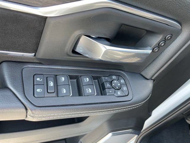 Used 2026 RAM 3500 Laramie AWD/4WD image 12