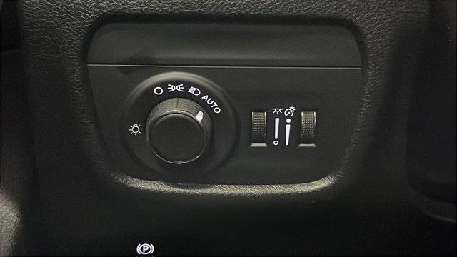 New 2026 Jeep Grand Cherokee Altitude image 39