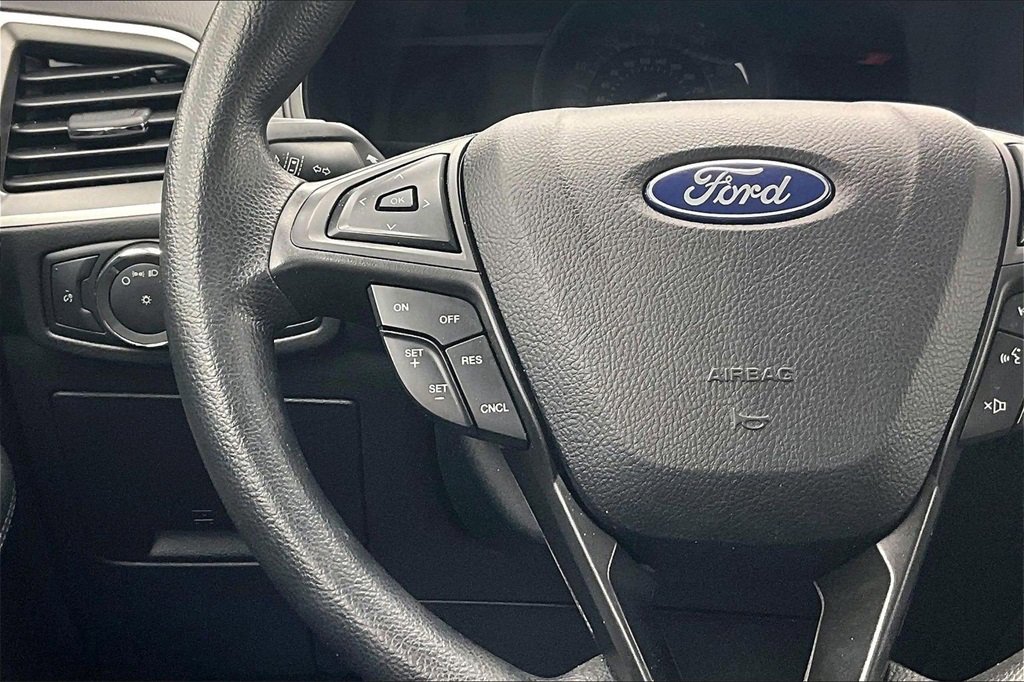 Used 2022 Ford Edge SE w/ Black Appearance Package image 18