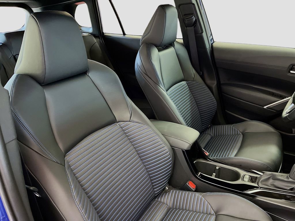 Used 2025 Toyota Corolla Cross AWD Hybrid w/ Convenience Package image 30