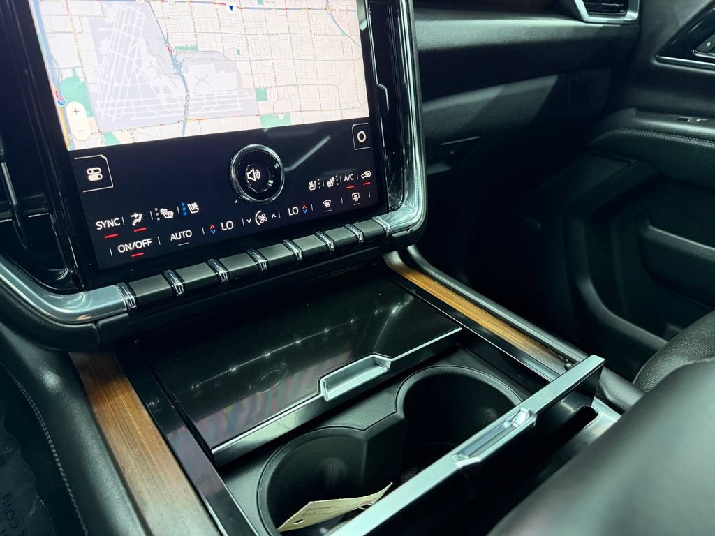 Used 2025 GMC Yukon Denali AWD/4WD image 26