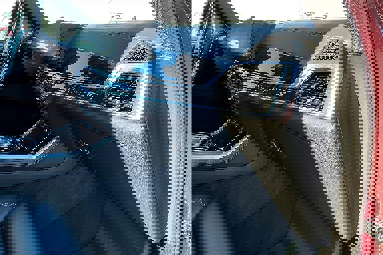 Used 2025 BMW X5 xDrive50e w/ Premium Package image 20