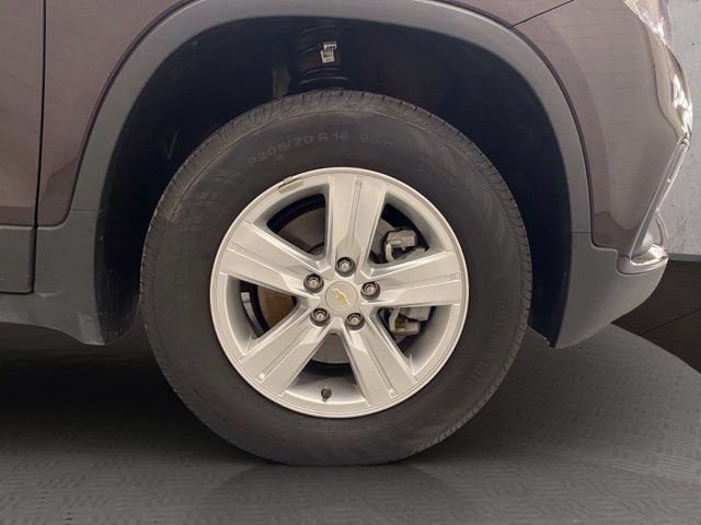 Used 2022 Chevrolet Trax LT w/ LT Convenience Package AWD/4WD image 37