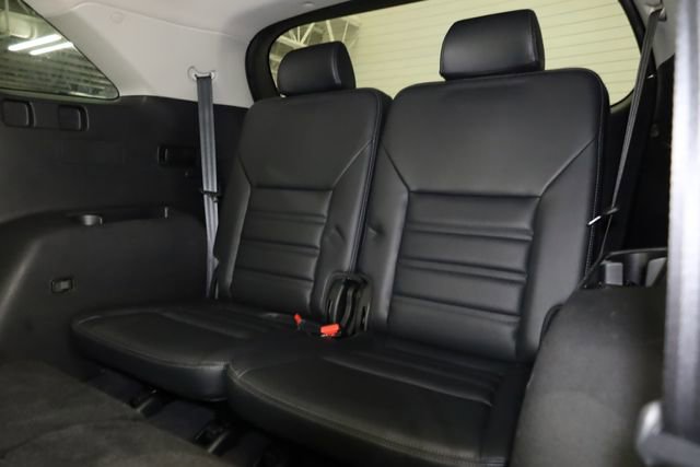 Used 2017 Kia Sorento LX w/ LX Convenience Package image 24