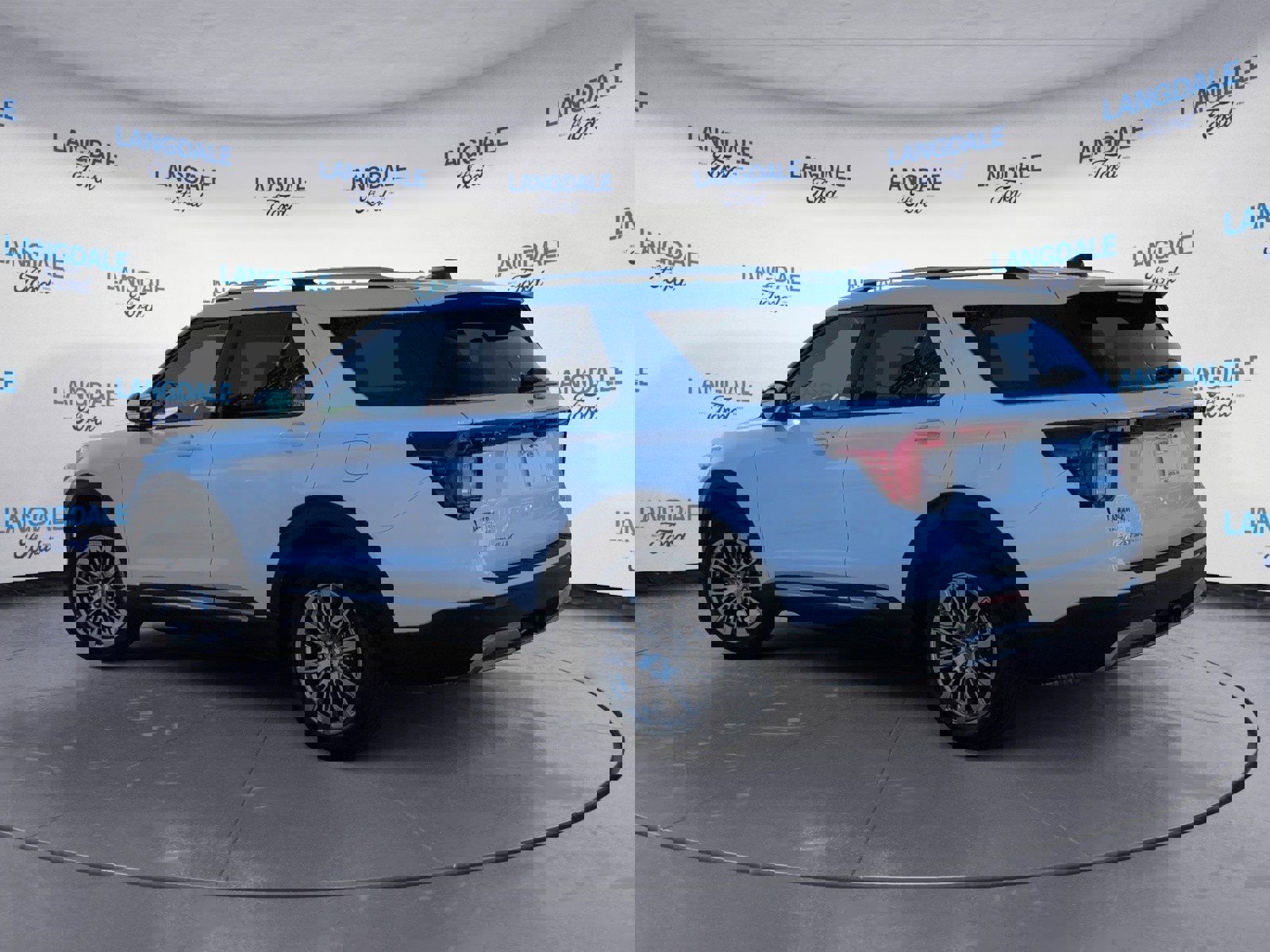 New 2026 Ford Explorer Platinum image 9