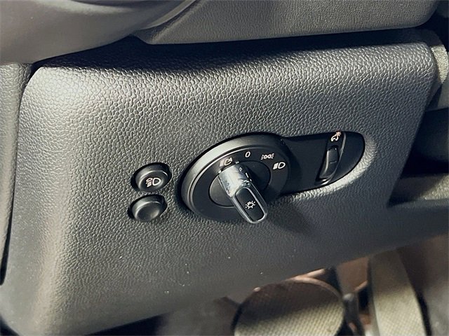 Used 2022 MINI Cooper 4-Door Hardtop image 12