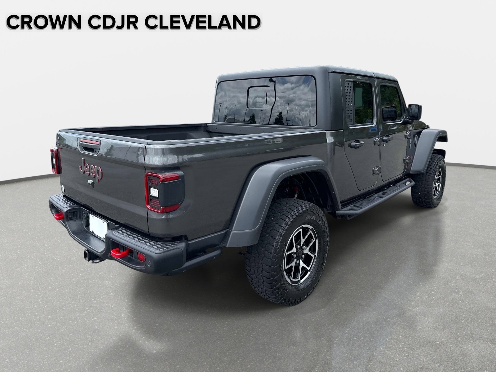 Used 2024 Jeep Gladiator Rubicon w/ Technology Group AWD/4WD image 5