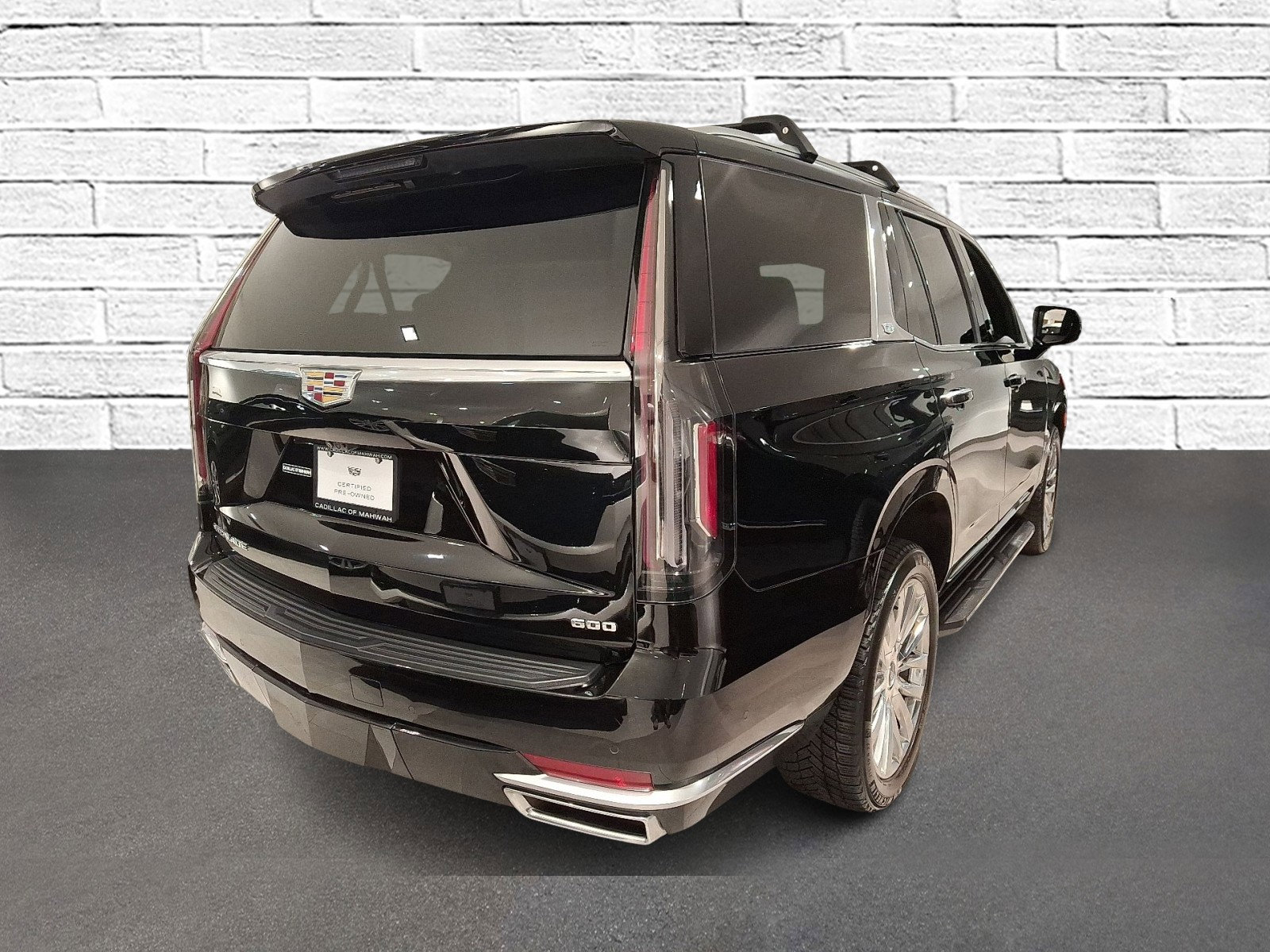 Certified 2023 Cadillac Escalade Premium Luxury image 4