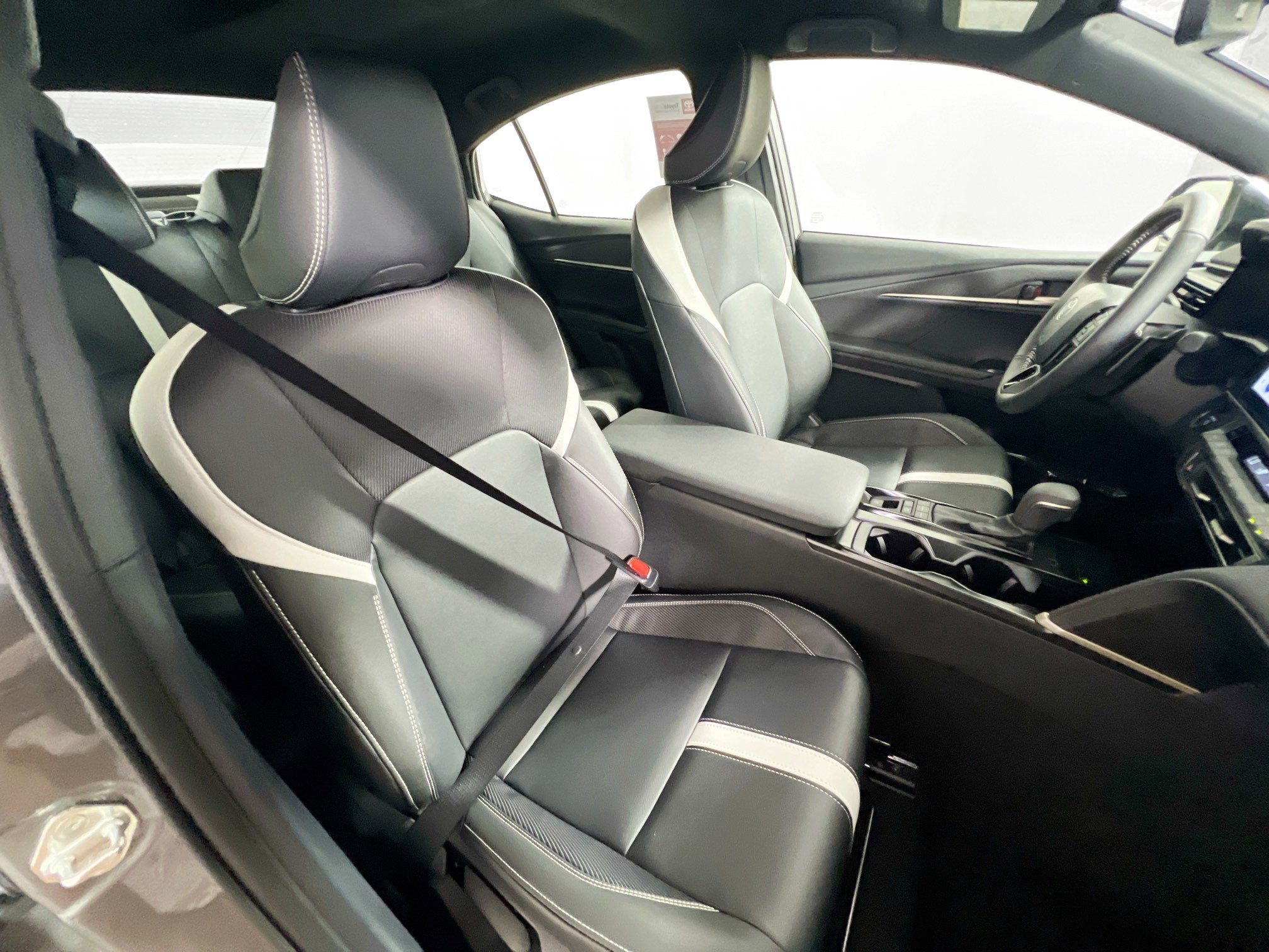 New 2026 Toyota Camry SE w/ Multimedia Upgrade Package FWD image 30