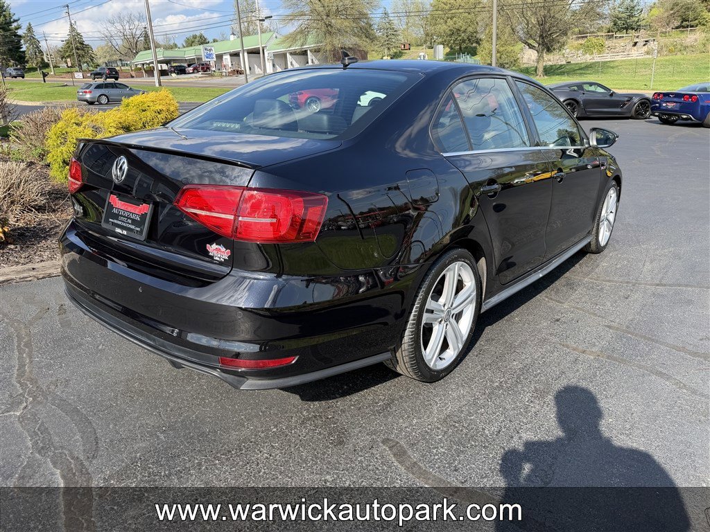 Used 2017 Volkswagen Jetta GLI FWD image 12
