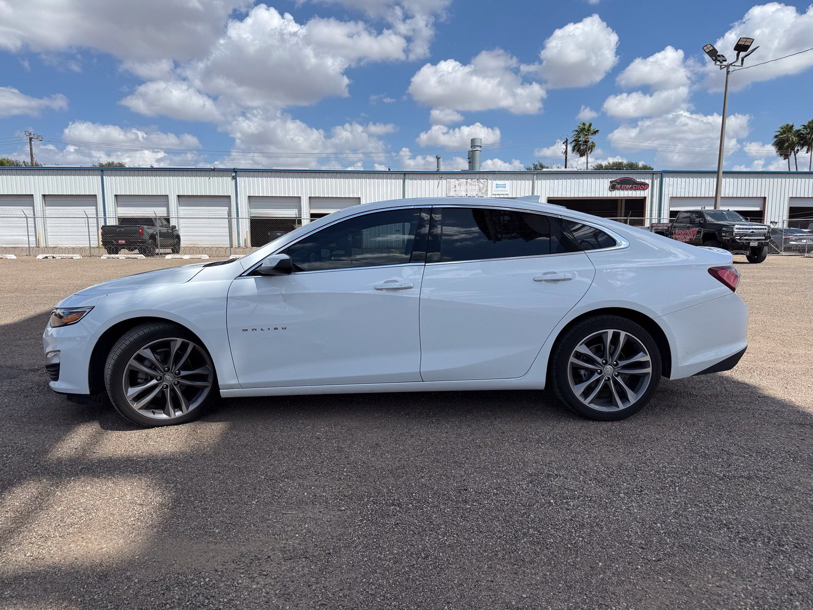 Used 2022 Chevrolet Malibu LT FWD image 3