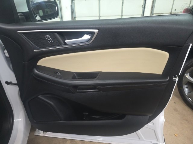 Used 2023 Ford Edge SEL w/ Convenience Package image 5