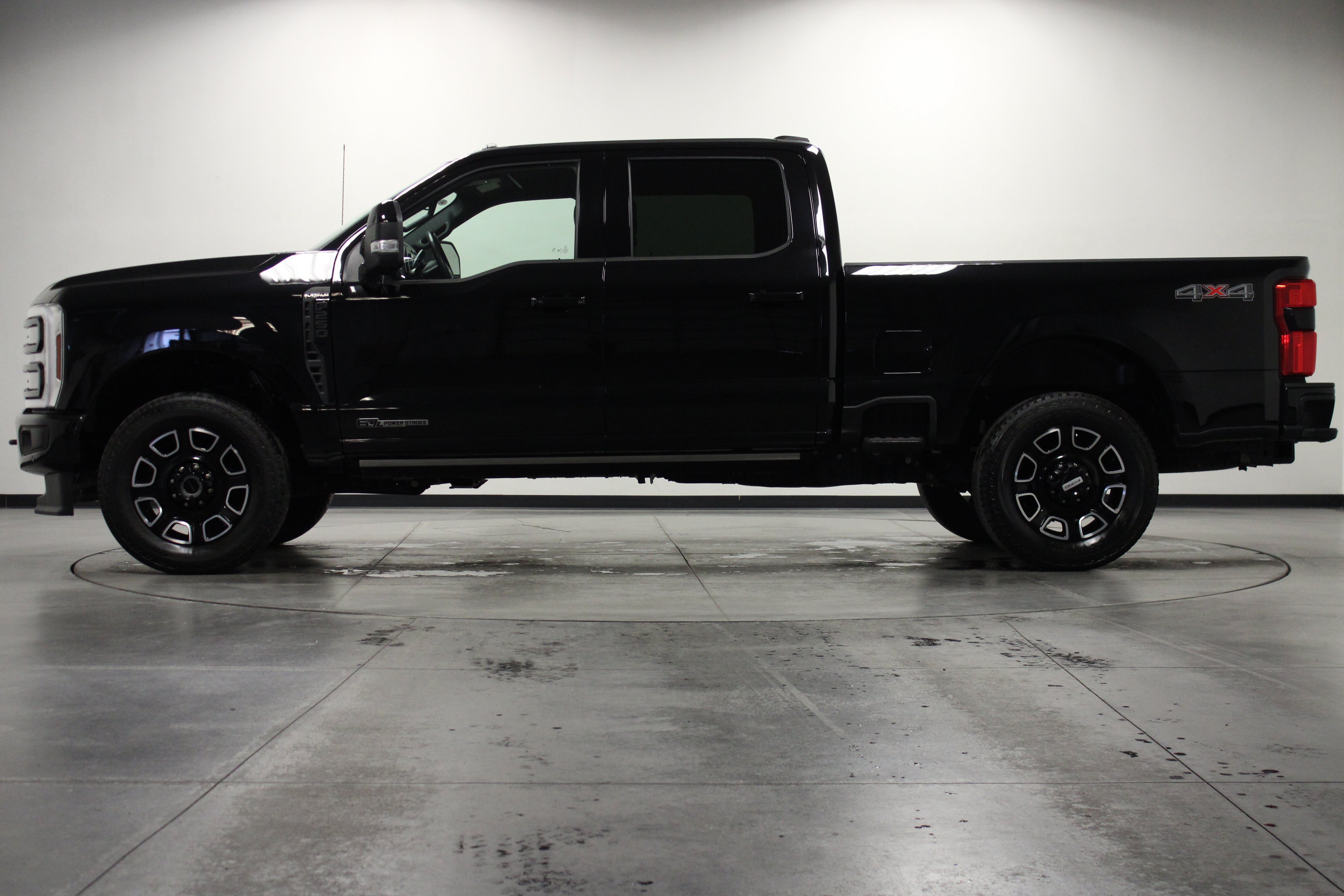 Used 2025 Ford F250 Platinum AWD/4WD image 7