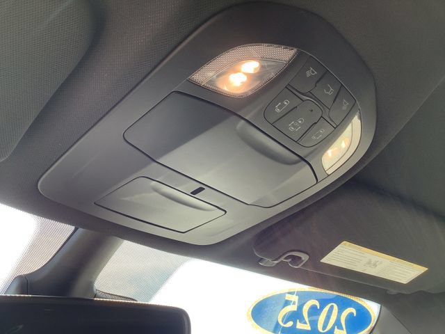 Used 2025 Chrysler Voyager LX FWD image 20