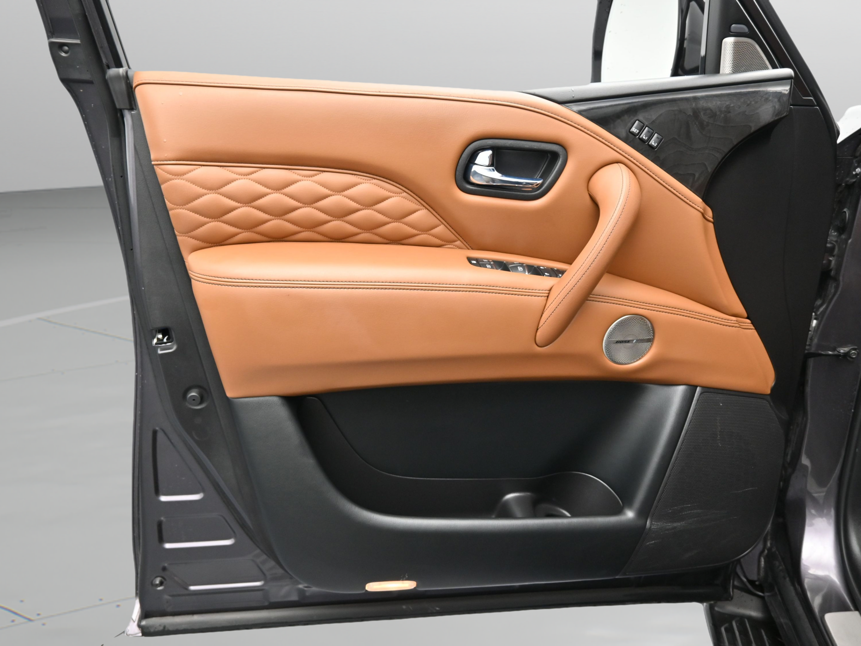Used 2022 INFINITI QX80 Sensory w/ Cargo Package RWD image 17