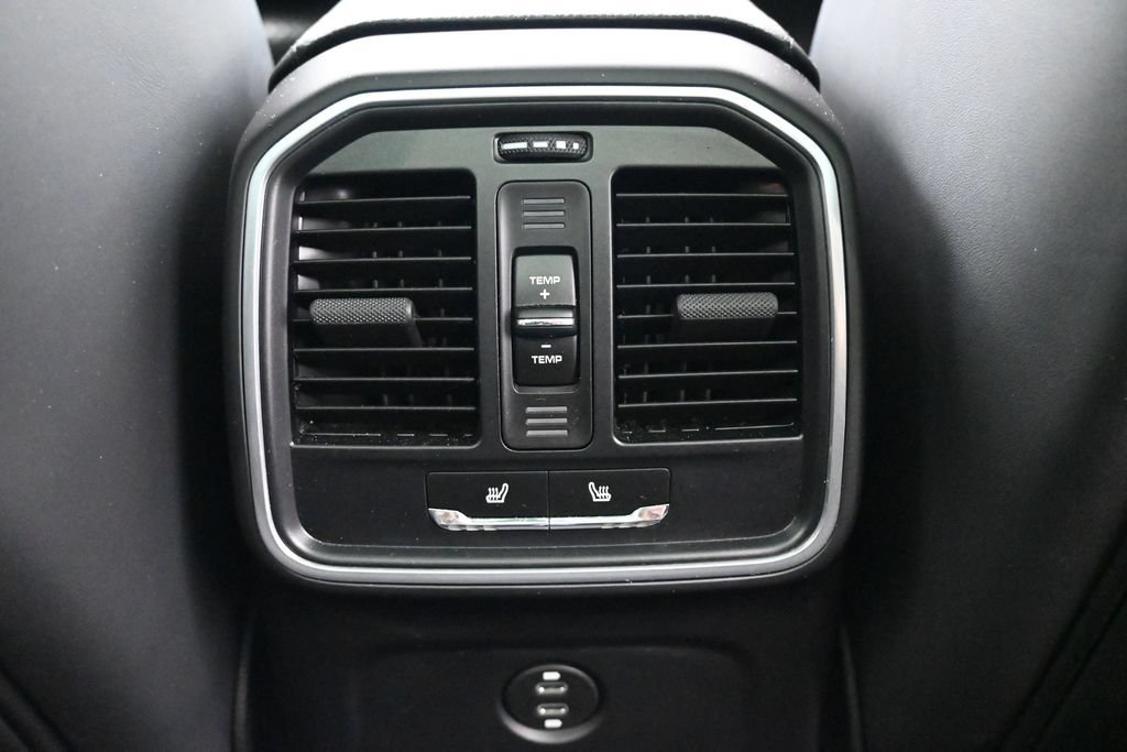 Used 2023 Porsche Macan S AWD/4WD image 8