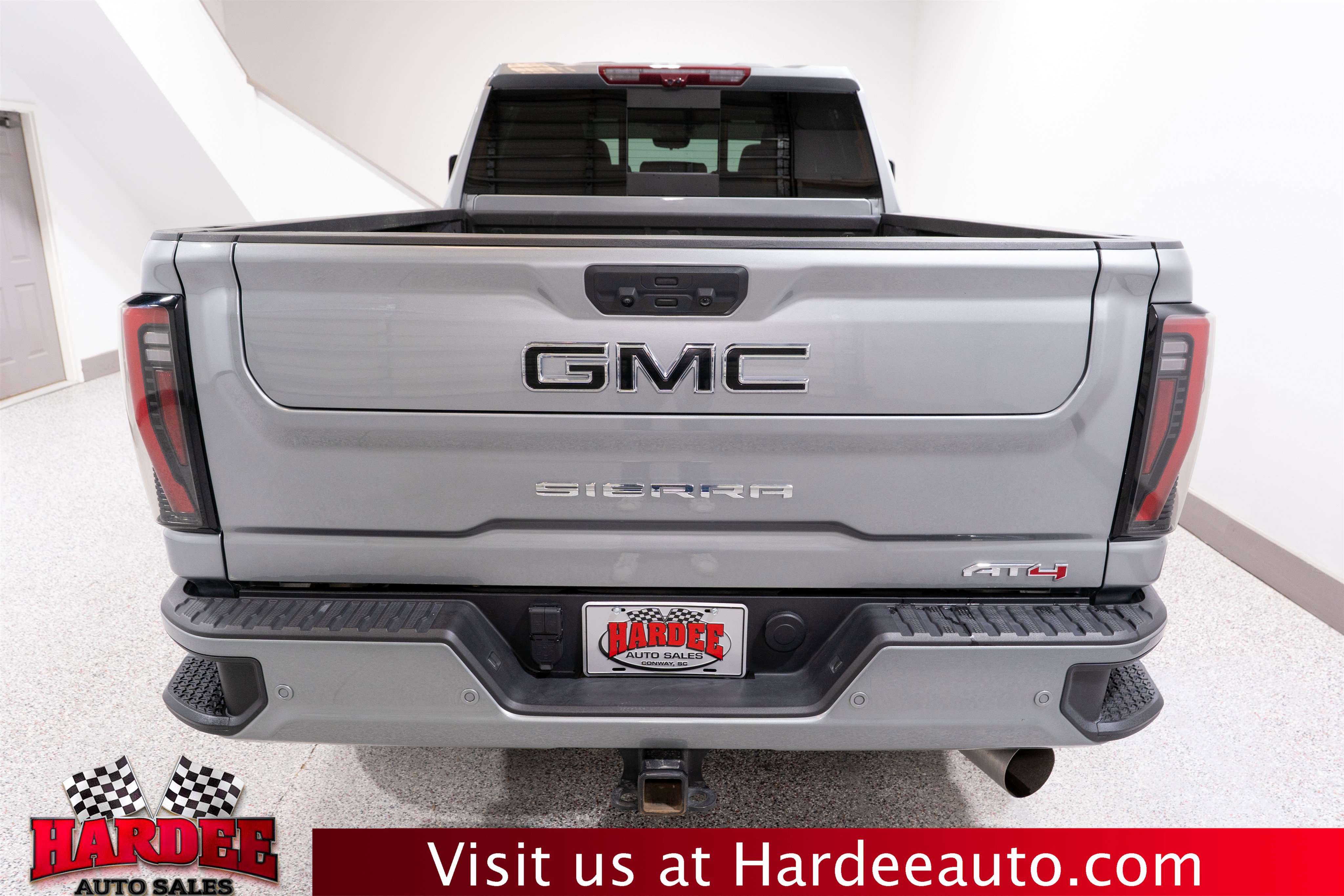 Used 2025 GMC Sierra 2500 AT4 w/ AT4 Premium Plus Package image 4