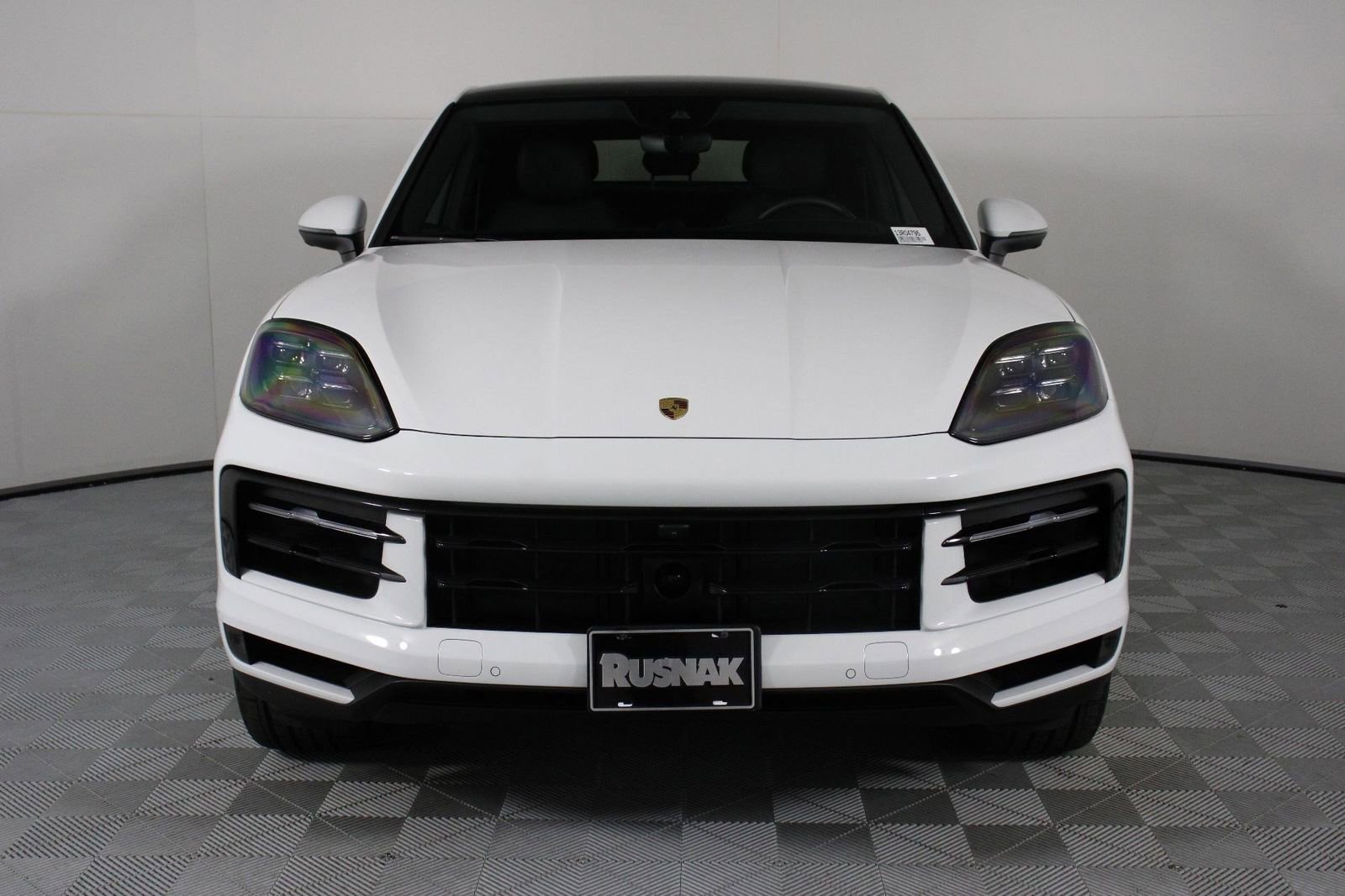 Certified 2025 Porsche Cayenne E-Hybrid Coupe image 10