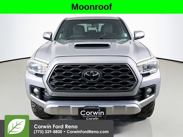 Used 2016 Toyota Tacoma TRD Sport image 2