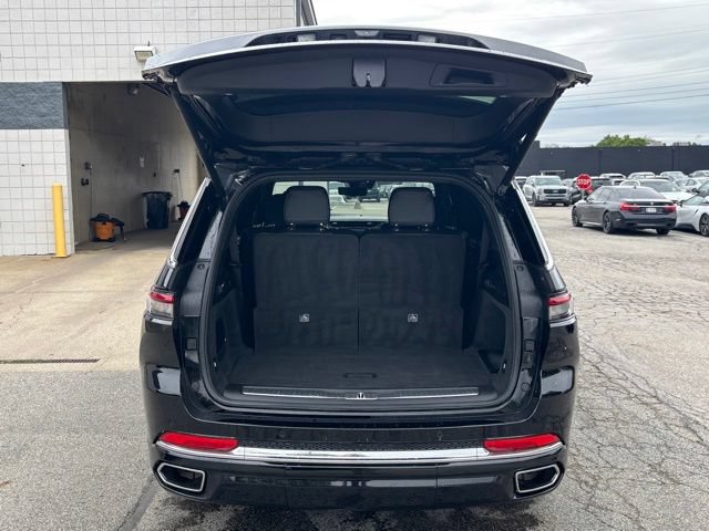 Used 2022 Jeep Grand Cherokee L Overland w/ Luxury Tech Group IV AWD/4WD image 32